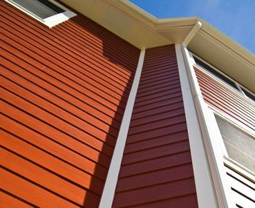 FADE RESISTANCE Paint and other siding finishes applied in the field can dull substantially over time. ColorPlus® Technology is specifically engineered to help resist damaging UV rays, so your color will stay vibrant for longer.
